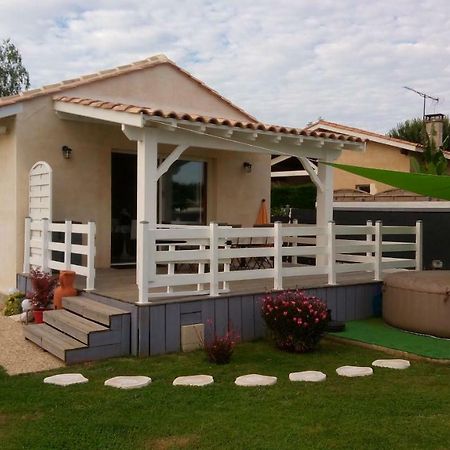 La Riviere Villa Pujols  ภายนอก รูปภาพ