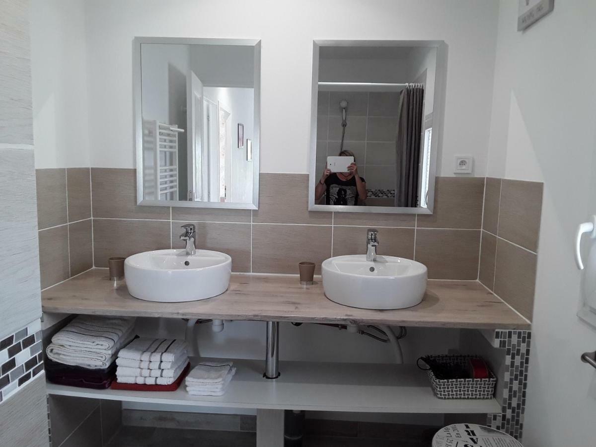 La Riviere Villa Pujols  ภายนอก รูปภาพ
